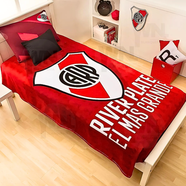 Producto - FRAZADA DE RIVER CON CORDERITO