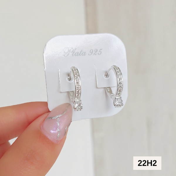 Producto - Huggies con cubics y dije cubics