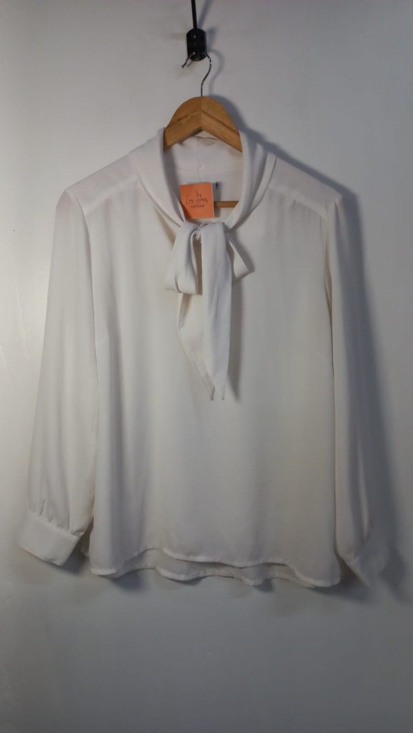 Producto - CAMISA BLANCA CALANIT CORBATA