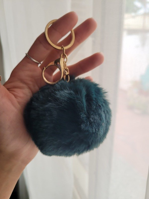 Producto - Llavero - bag charm pompon verde oscuro