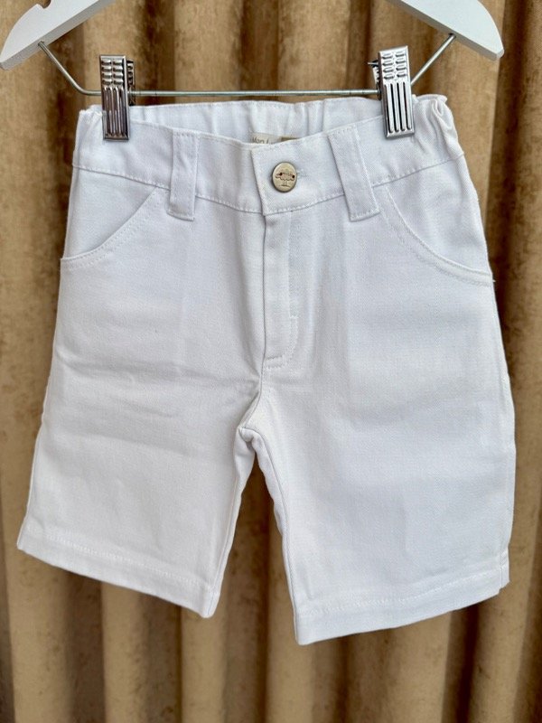 Producto - Bermuda Varón Blanca con Botón Plata