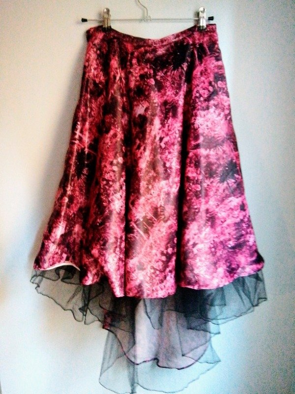 Producto - Falda al bies irregular de saten y enagua de tul. Talle s (38/40)