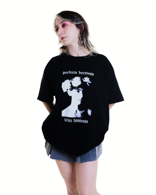Producto - REMERA MOURA BOXY (POR ENCARGO)