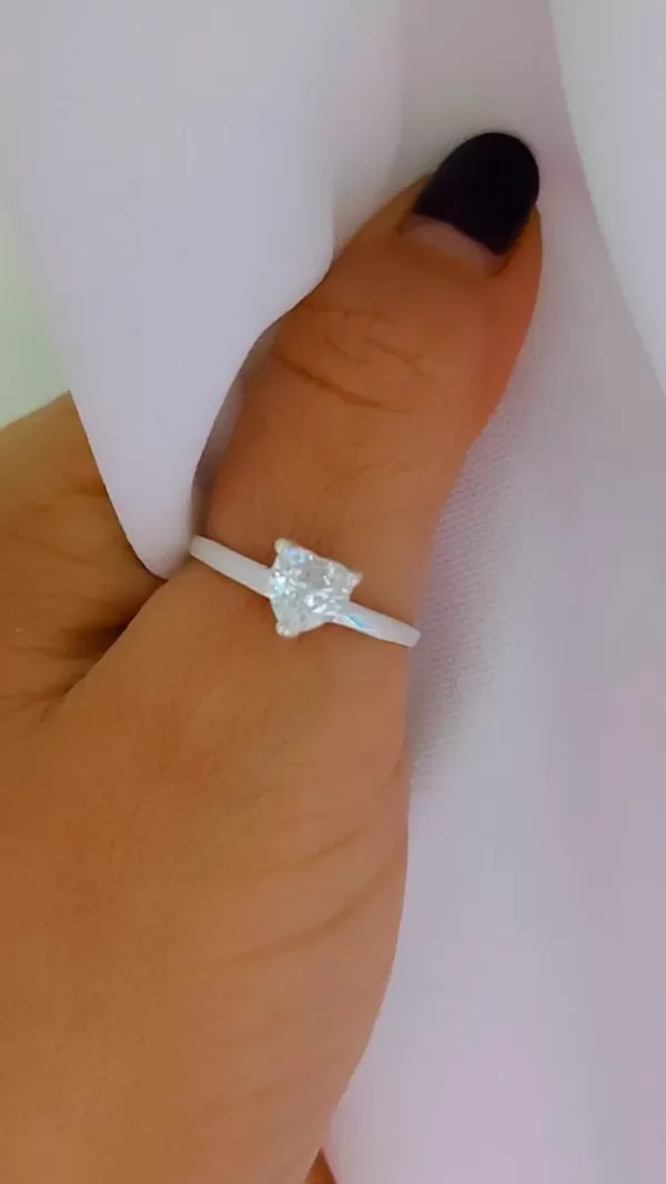 Producto - Anillo corazon cubic engarzado