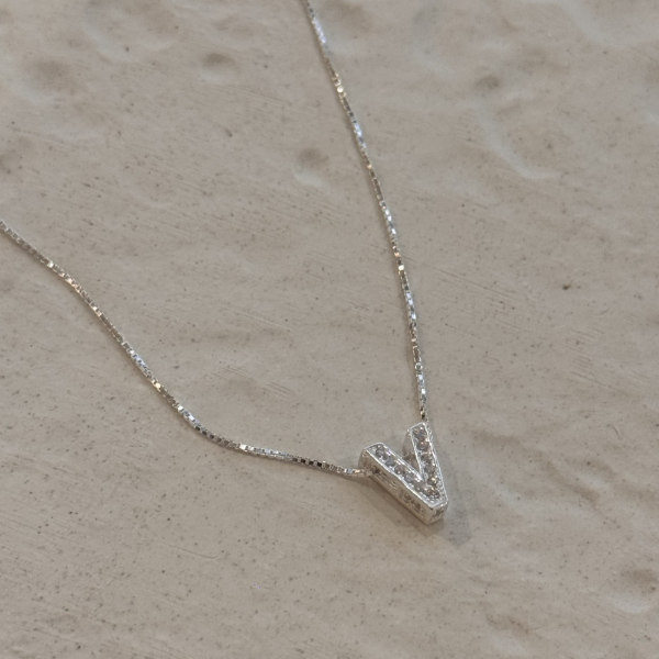 Producto - Collar inicial V PL