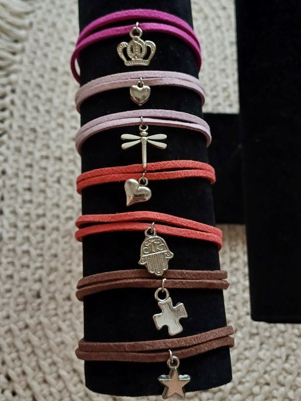 Producto - Pulsera gamuza colores