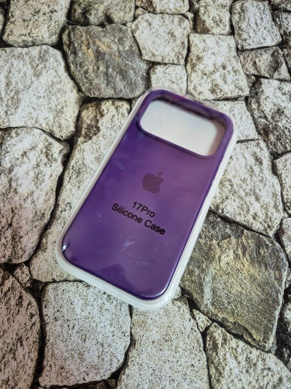 Producto - Funda silicone case con logo Iphone 17 Pro violeta