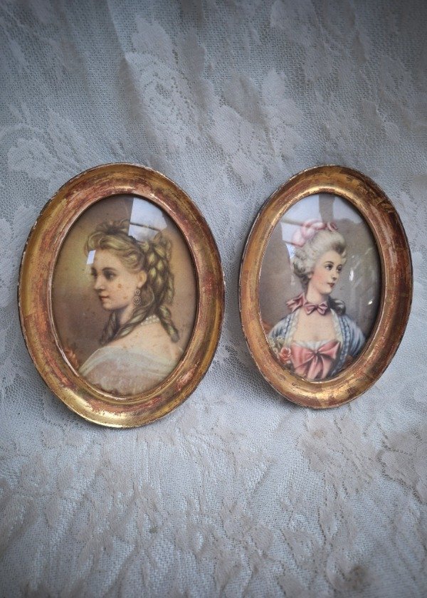 Producto - Par de Marcos oval con Dama Antigua