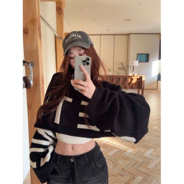 Producto - Suéter Crop Top Sometimes