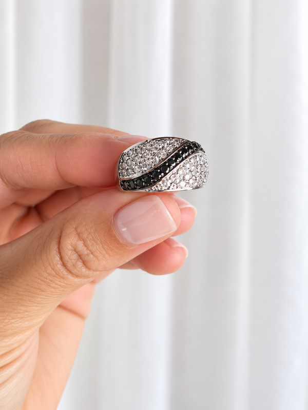 Producto - Anillo Micono plata 925 italiana engarzado con cubics blancos y negros (N:14) - 2