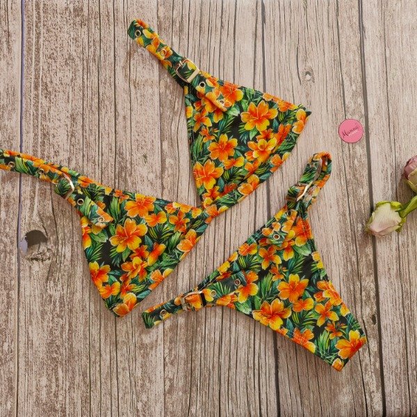 Producto - Bikini floreada blanca - talle 90