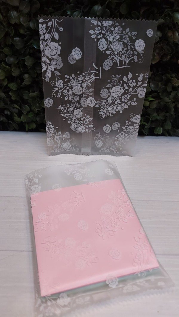 Producto - Envoltorio "Flores blancas" 10x13cms. Pack por 10 unidades.