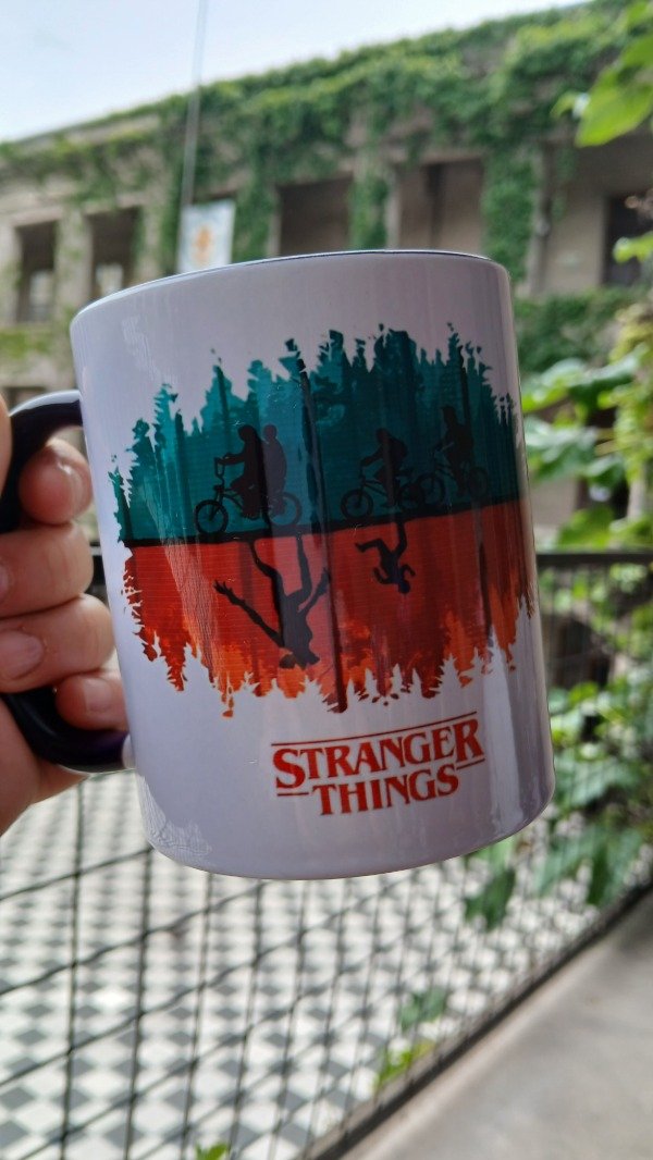 Producto - Taza Starnger Things