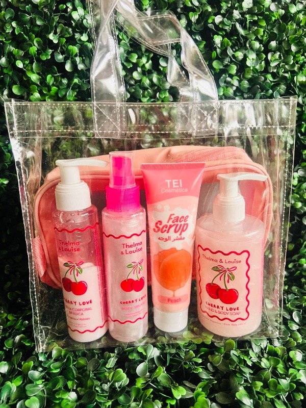Producto - Set rosa de cuidado facial y corporal