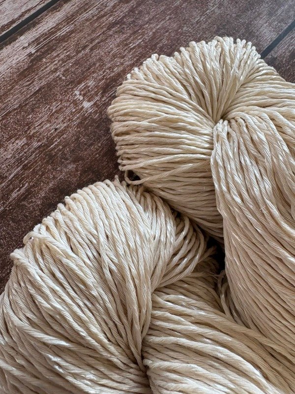 Producto - HILO DE ALGODON CON SEDA