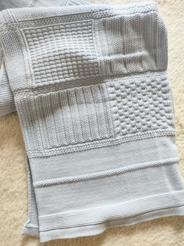 Producto - Tejida de hilo Celeste Patchwork