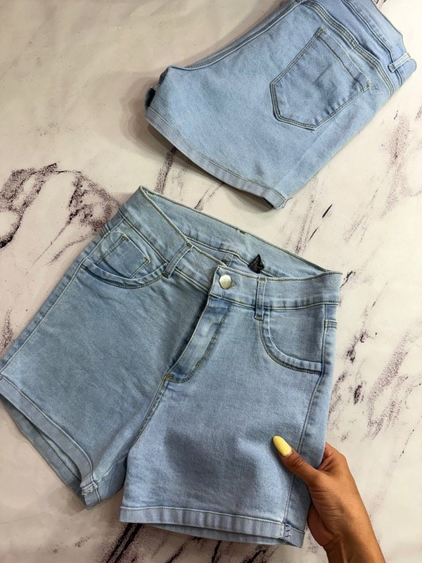 Producto - Shorts elastizado celeste