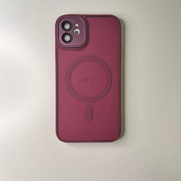 Producto - Funda mate bordo  MagSafe +  protector de cámara - iPhone 11