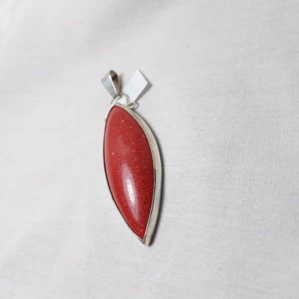 Producto - Dije de mármol rojo