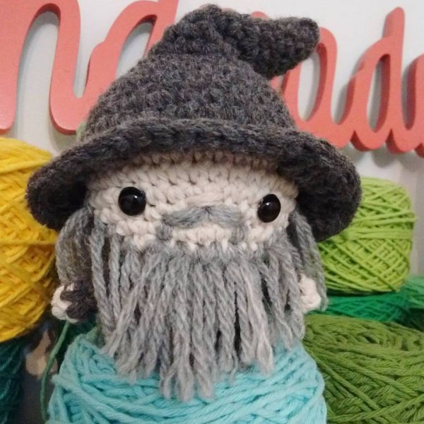 Mini Gandalf - Patrón en PDF - Universo Cora King