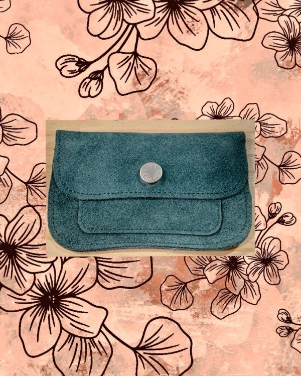 Producto - Billetera Prüne de gamuza Verde