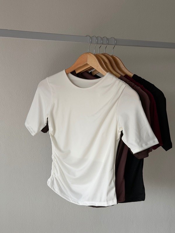 Producto - REMERA SOFT FRUNCE COSTADO