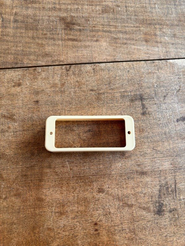 Producto - Marco para Minihumbucker formato P90 Crema por unidad