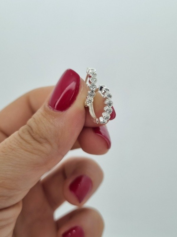 Producto - Aros acero bla co argollita strass lineal corazones mini med gde