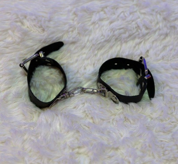 Producto - Esposas de cuero