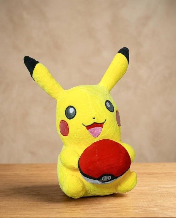 Producto - Peluche Pikachu con Pokebola - Pokemon - 30cm