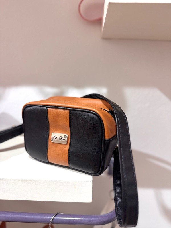 Producto - Bandolera Clásica Marron con Negro