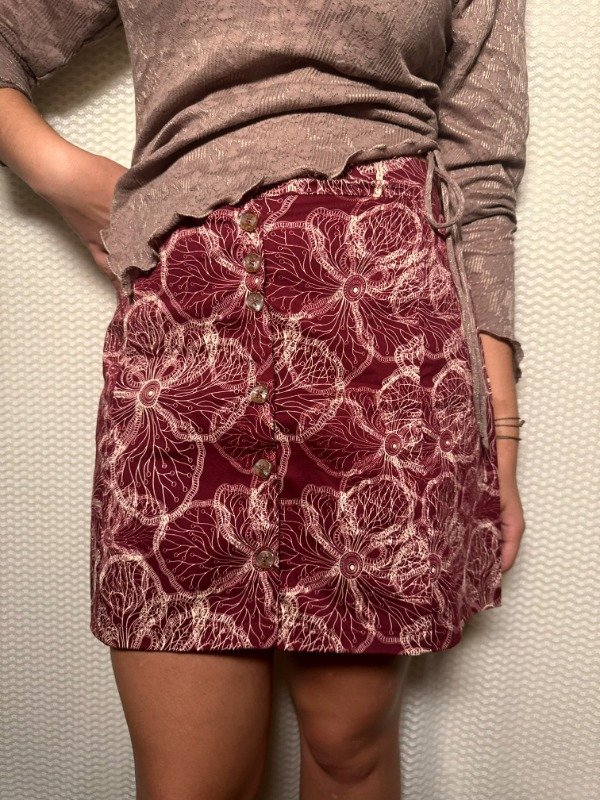 Producto - Falda Flores rojas