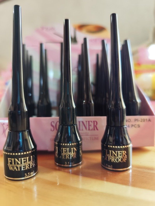 Producto - Delineador liquido Waterproof