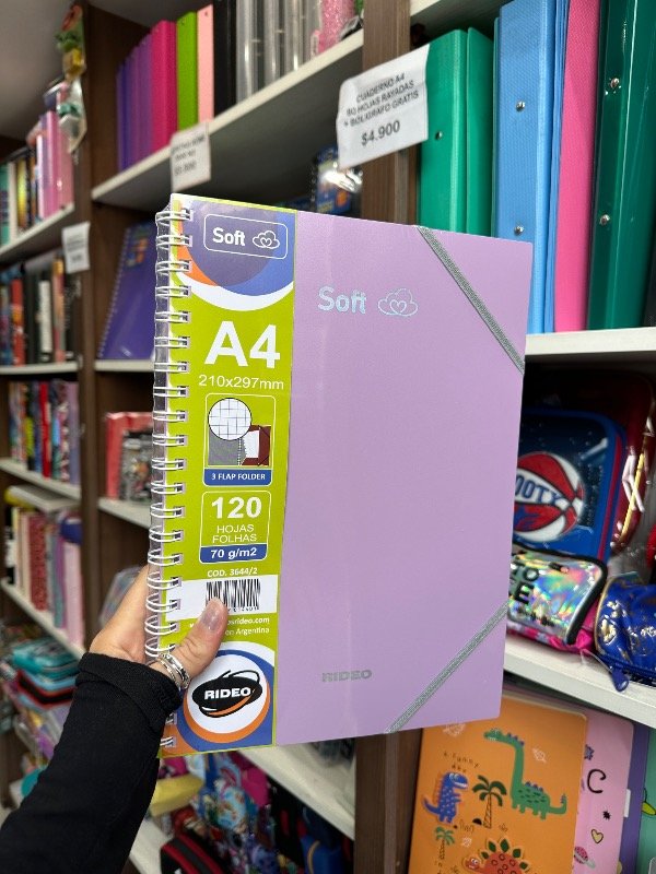 Producto - Cuaderno A4 Soft Cuadriculado CON CARPETA