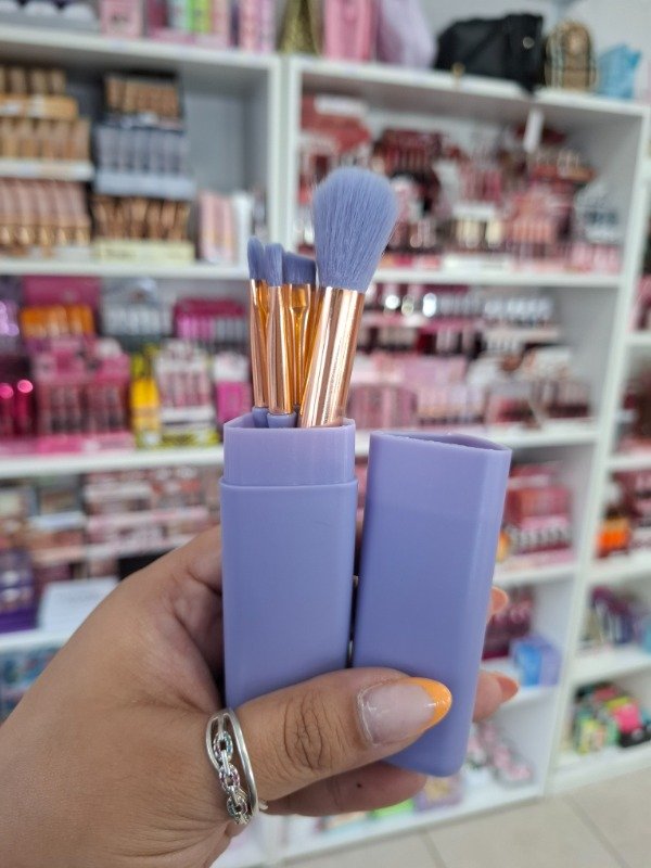 Producto - Juego de brochas x5 en estuche Lila