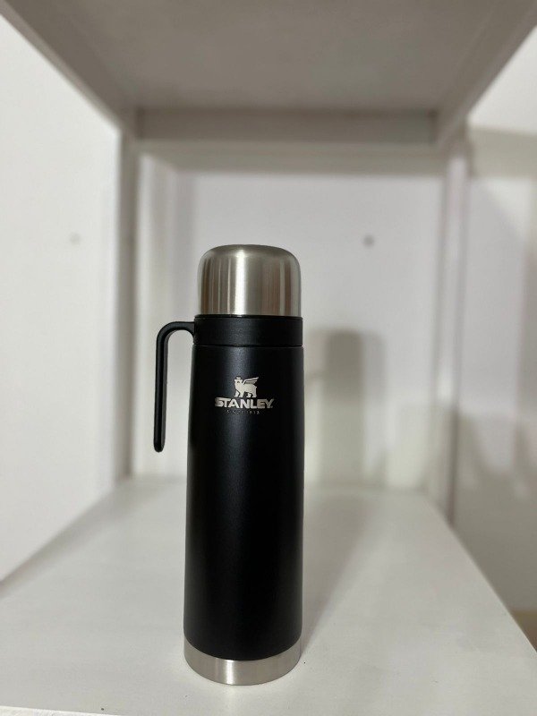 Producto - Termo Stanley media manija