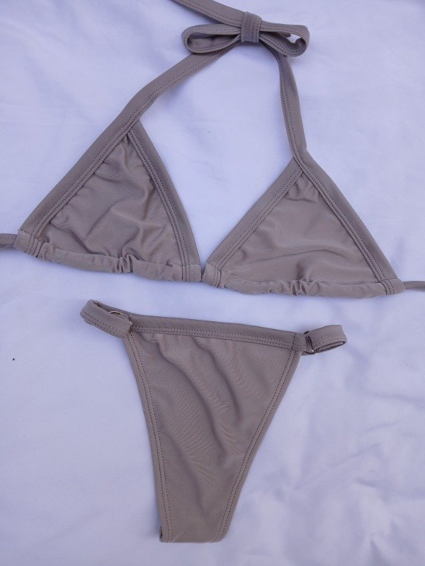 Bikini triangulito arena talle 85
