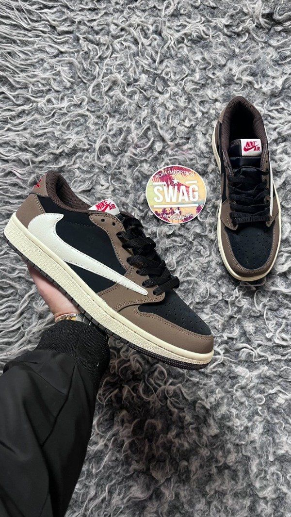 Producto - JORDAN RETRO 1 LOW X TRAVIS SCOTT MOCCA