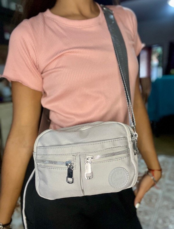 Producto - Bandolera con monedero gris