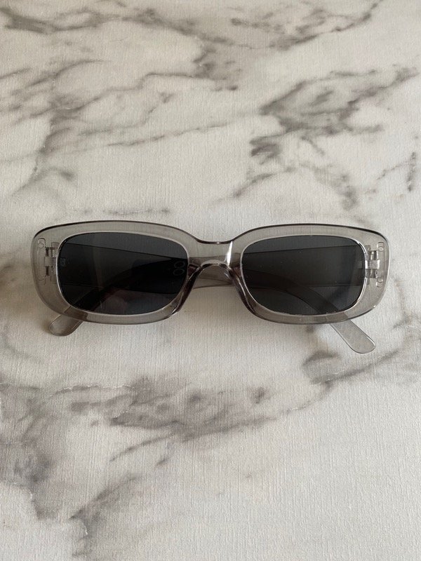 Producto - ANTEOJO OVAL GRIS