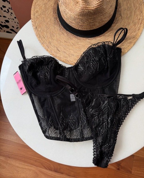 Producto - Corset bordado negro T.90