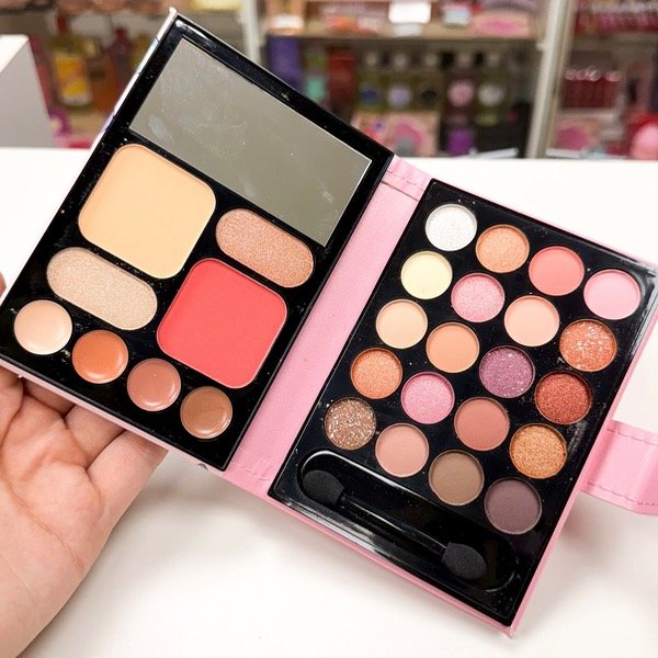 Producto - Librito de maquillajes niña