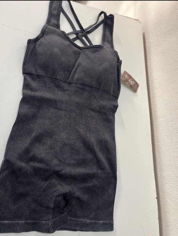 Producto - CATSUIT CON FRUNCE Y ESPALDA CRUZADA
