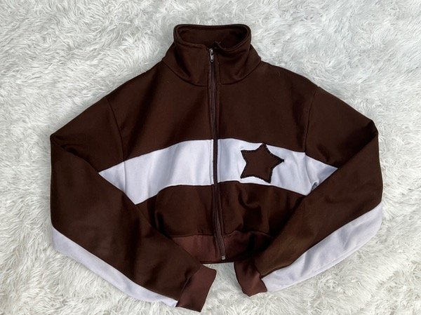 Campera croptop star chocolate — imagen 3