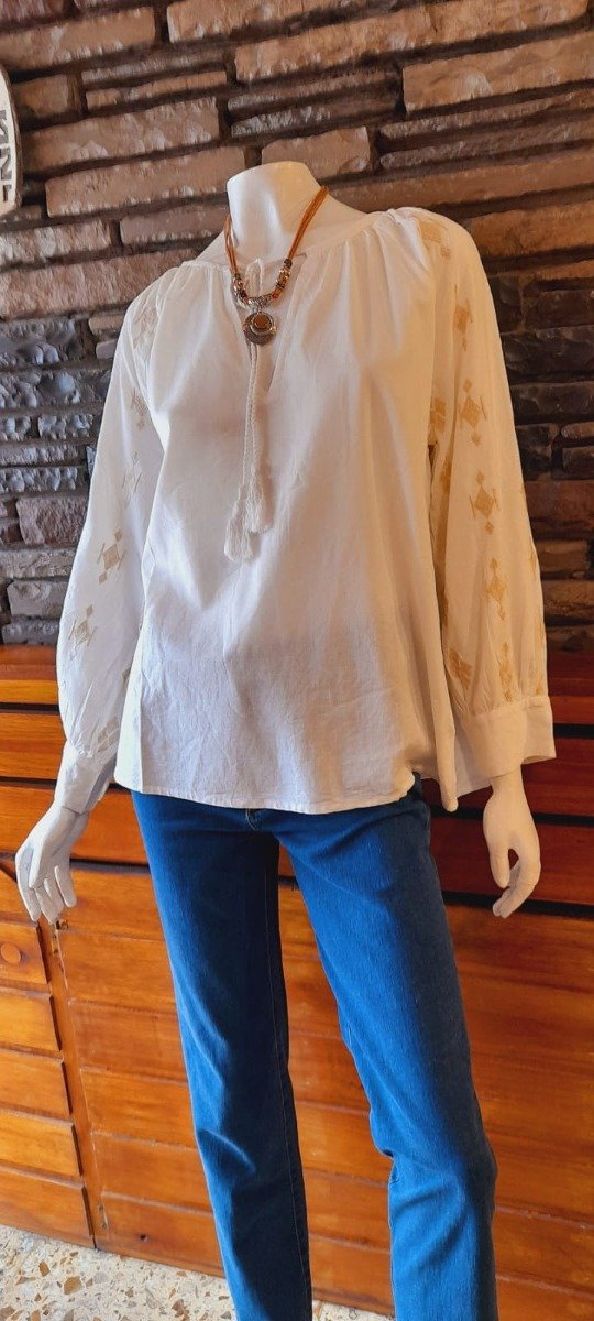 Producto - Blusa bordada algodón