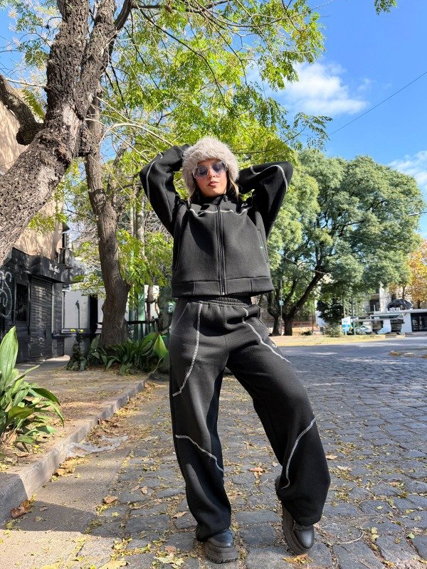Producto - CONJUNTO FRISADO NEGRO