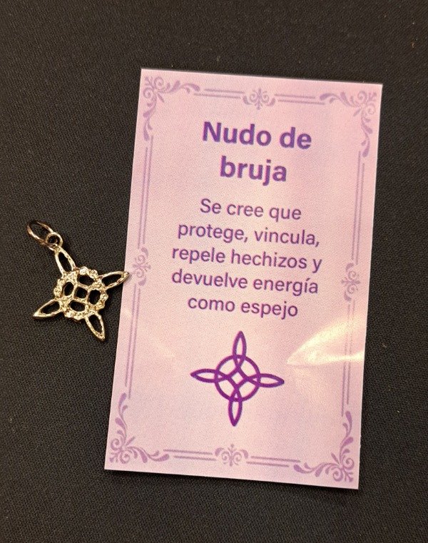 Producto - Dije esotérico Nudo de Brujas chico