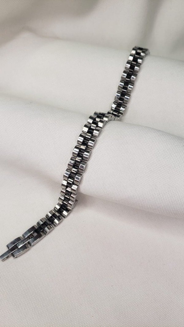 Producto - Pulsera Tascani dos uno ancha detalles negros