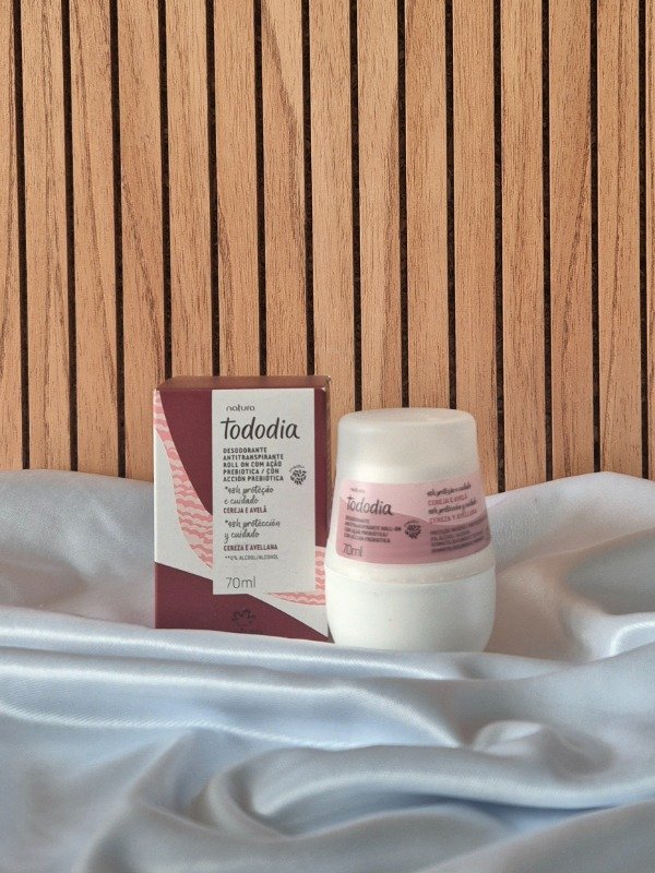 Producto - Desodorante Antitranspirante Roll On Cereza y Avellana - 0