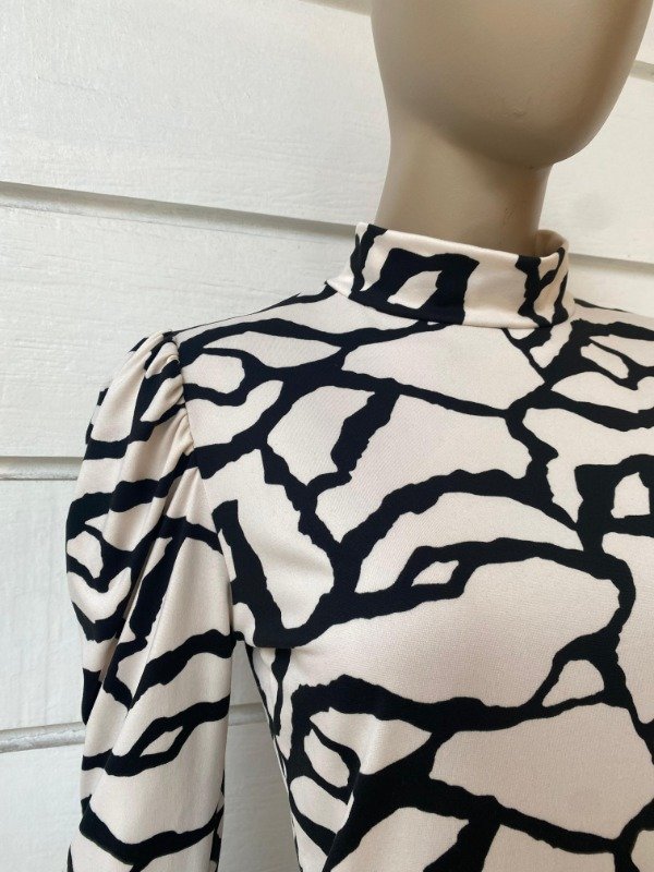 Producto - Polera DONATA - JIRAFA